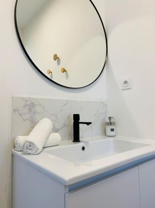 Apartment Le Condorcet. Charme Et Confort A Championnet *
