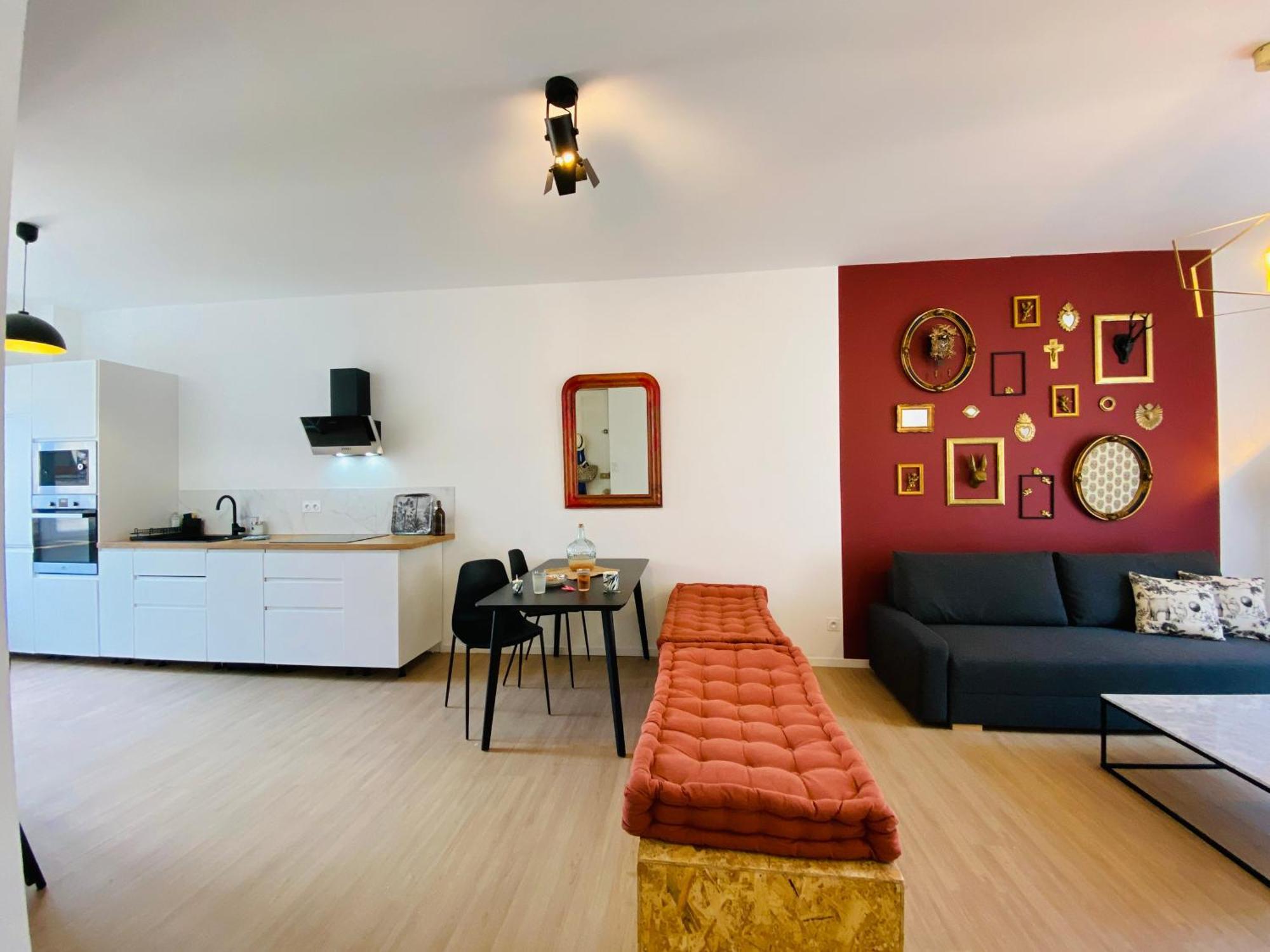 Apartment Le Condorcet. Charme Et Confort A Championnet
